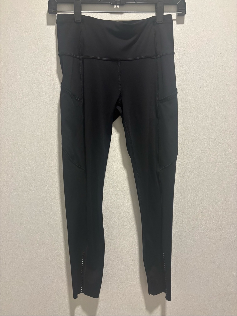 Lululemon Align High Rise Leggings Black Side Pockets - Picture 2 of 5
